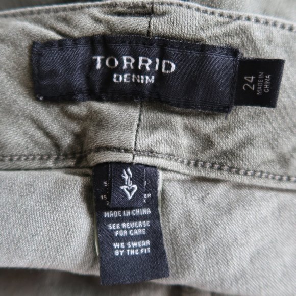 SOLD | Torrid Jegging Bermuda Shorts Olive Wash - Picture 10 of 10